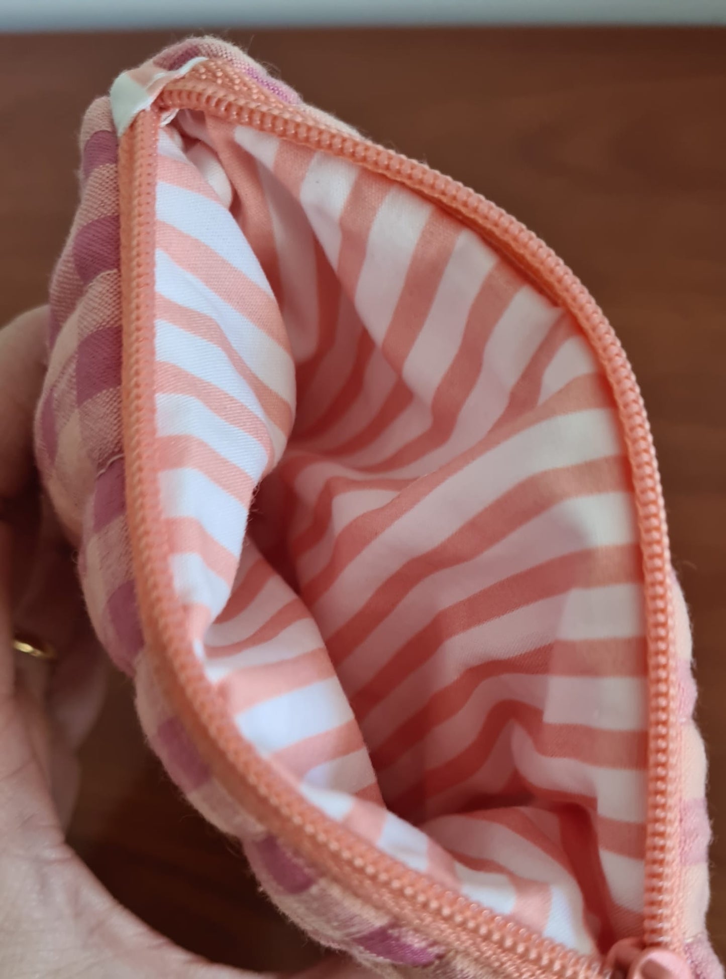 Bolsinha xadrez rosa