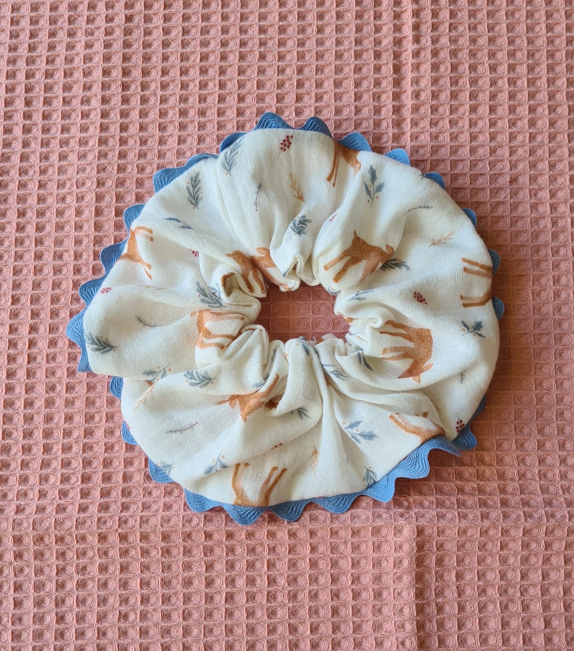 scrunchie renas  e vivo azul