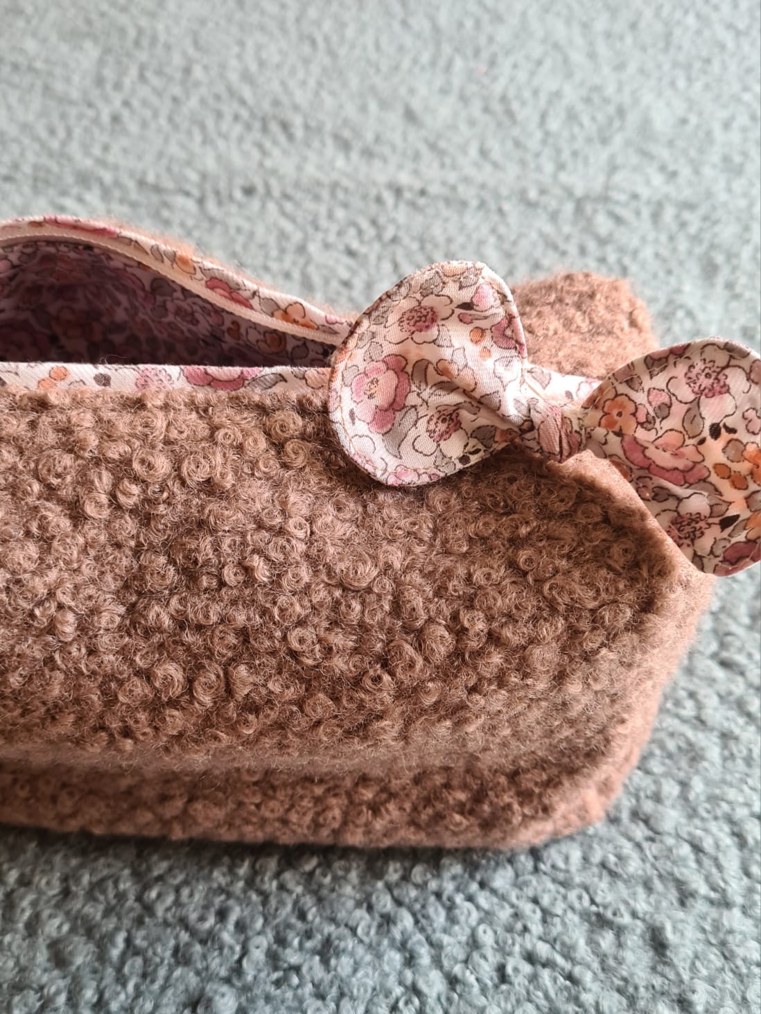 Bolsa teddy castanha